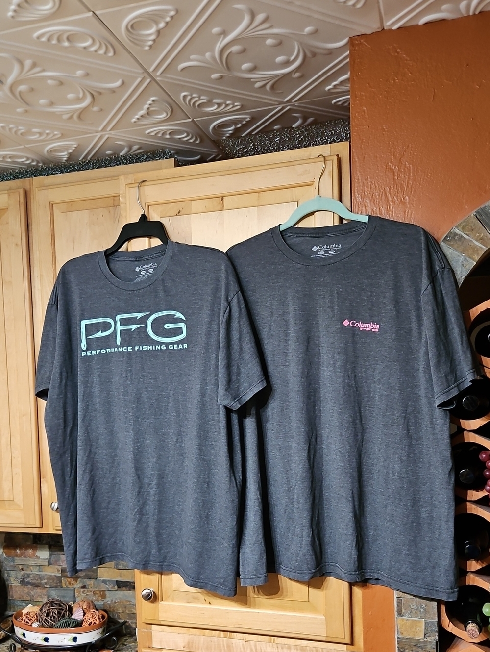 Lot Of 2 Columbia PFG Fishing Graphic Short Sleeve Crew Neck T-Shirts Tees Gray